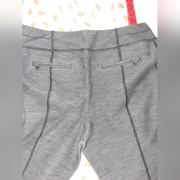 Lululemon crop pants, size 10. - Picture 13 of 16